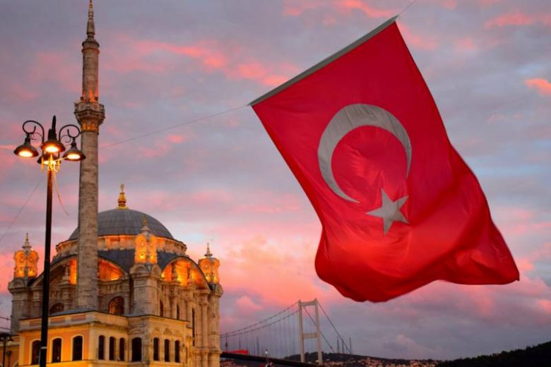 <br />
Россияне могут бесплатно поехать в Турцию на два месяца: в чем подвох?                