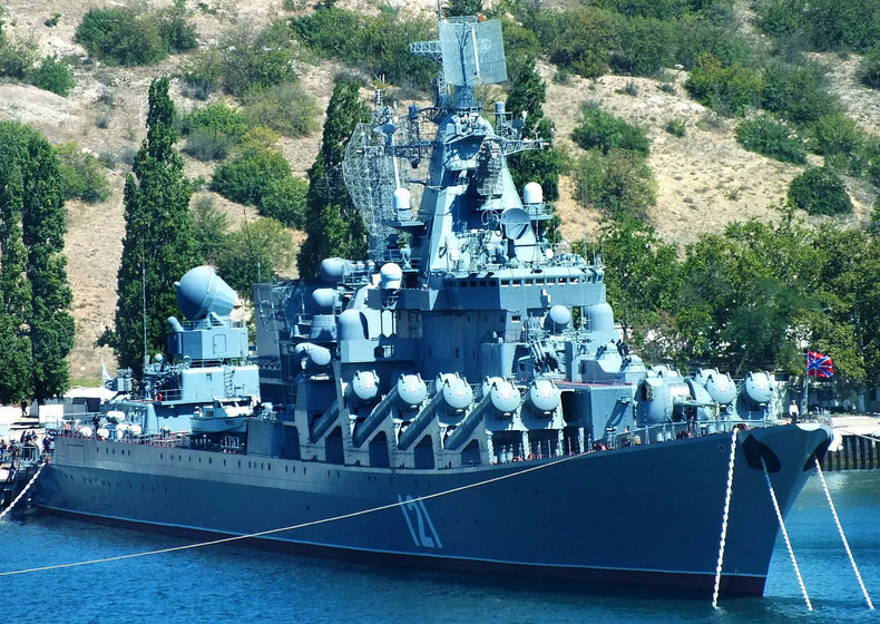 Что случилось с крейсером «Москва» в Черном море в апреле 2022: как затонул крейсер, какая реальная причина гибели? Почему не удалось спасти? Последние новости