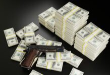 ФНС и МВД начали отслеживать куплю-продажу валюты в соцсетях