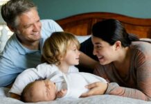 Как оформить пособие на детей от 8 до 17 лет за два месяца в России в 2022 году