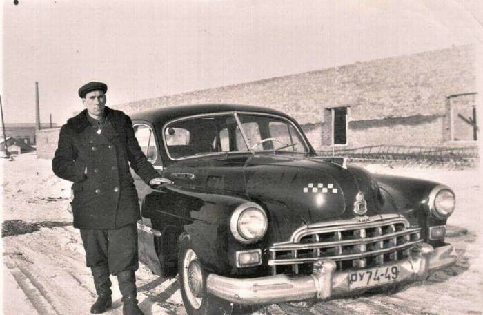 <br />
На чем «наши люди не ездили в булочную»: история появления такси в СССР                
