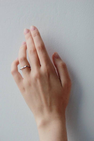 <br />
На какой палец женщинам лучше не надевать кольцо, чтобы не вызвать гнев Вселенной                