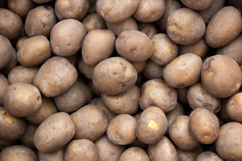 Народные приметы подскажут, можно ли сажать картошку на Страстной неделе, что можно делать на Страстной неделе