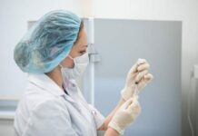 Обязательно ли делать прививку от клещевого энцефалита