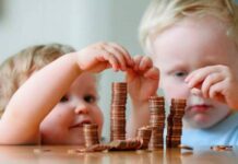 Россиянам назвали особенности получения апрельских выплат на детей