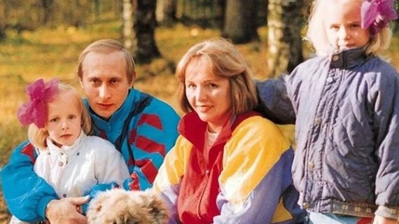 Сколько дочерей у президента Владимира Путина: как их зовут и почему против них ввели санкции