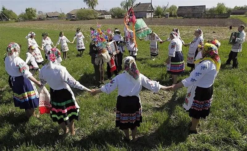 <br />
Для чего в народный праздник Юрьев день, 6 мая, на Руси украшали овец цветами                
