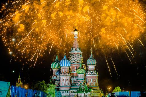 <br />
Салют 9 мая 2022 года запустят с 34 московских площадок                 