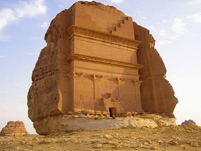 <br />
Тайны Мадаин Салиха: что может рассказать одинокий замок в пустыне о цивилизации набатеев                