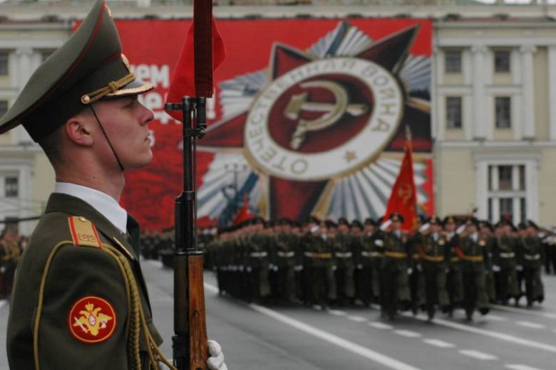 <br />
Утром 9 мая в Москве пройдет грандиозный Парад Победы                