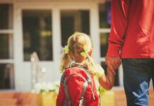 Как оформить выплаты на детей для подготовки к школе в 2022 году