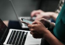 Обман в мессенджерах: 5 самых популярных схем мошенников