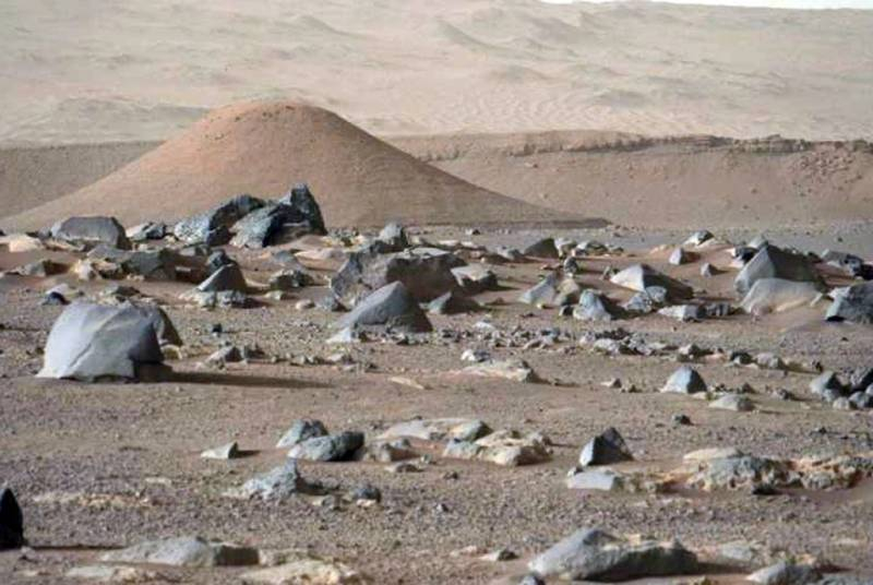 <br />
Снимки пирамид марсохода Perseverance могут оказаться захоронениями древней цивилизации                