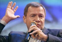 Валентин Юмашев ушел с должности советника президента после скандала