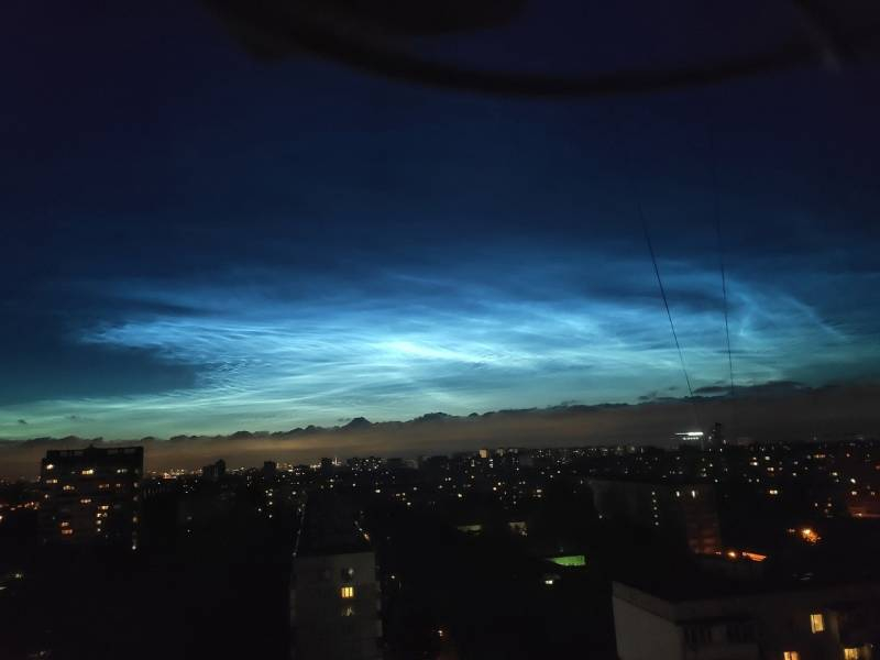<br />
Жемчужные облака в небе над Москвой: почему природное явление появляется только летом                