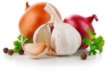 Когда убирать чеснок в 2022 году и как правильно его хранить