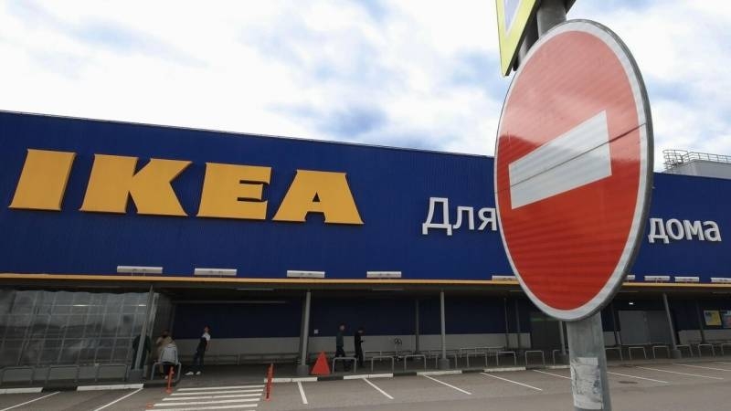 <br />
Компания IKEA открывает электронную очередь для распродажи своих товаров в РФ                