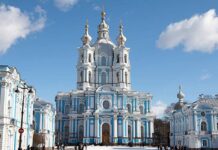 О чем принято молиться в церковный праздник иконы Божией Матери “Троеручица” 25 июля 2022 года