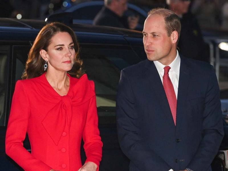 <br />
Брак Кейт Миддлтон и принца Уильяма на грани распада: почему герцогиню заставили улыбаться любовнице принца                