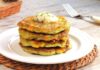 Быстрый и полезный завтрак: как приготовить оладьи из молодой кукурузы