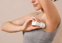 Как избавиться от следов дезодоранта и пота в области подмышек в домашних условиях