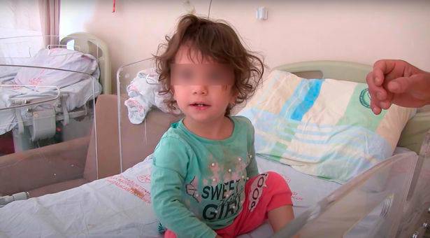 <br />
В Турции двухлетняя девочка загрызла полуметровую змею: подробности инцидента                