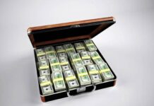 Будут купаться в деньгах и роскоши: названы главные финансовые счастливчики осени 2022 года