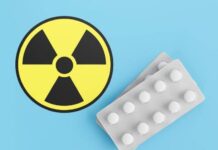 Почему россияне массово покупают калия йодид и как правильно его принимать