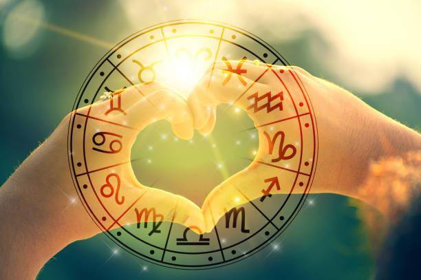 <br />
Что принесёт конец 2022 года каждому знаку зодиака: мнение астрологов                