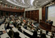 «Чтобы зарабатывать, нужно чтобы воспитанники отлично выступали»: Яна Рудковская выступила на факультете Международного бизнеса МГИМО