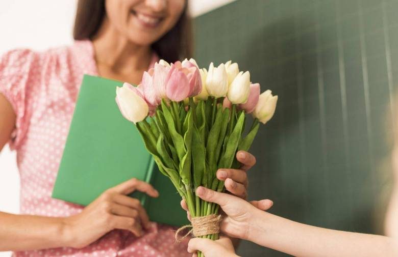 <br />
День учителя отмечают в России 5 октября 2022 года: поздравления, красивые слова                