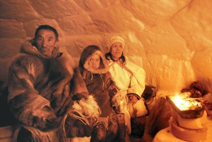 <br />
Иглу — жилище эскимосов: почему в нем тепло в лютые холода, если вход всегда открыт                