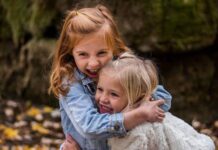 Когда празднуют Международный день девочек в 2022 году: душевные поздравления и красивые праздничные открытки