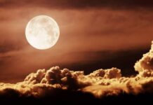 Кровавое полнолуние в октябре 2022 года: что нельзя делать, чтобы избежать беды