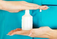 Не такой уж и эликсир: что будет, если выпить перекись водорода