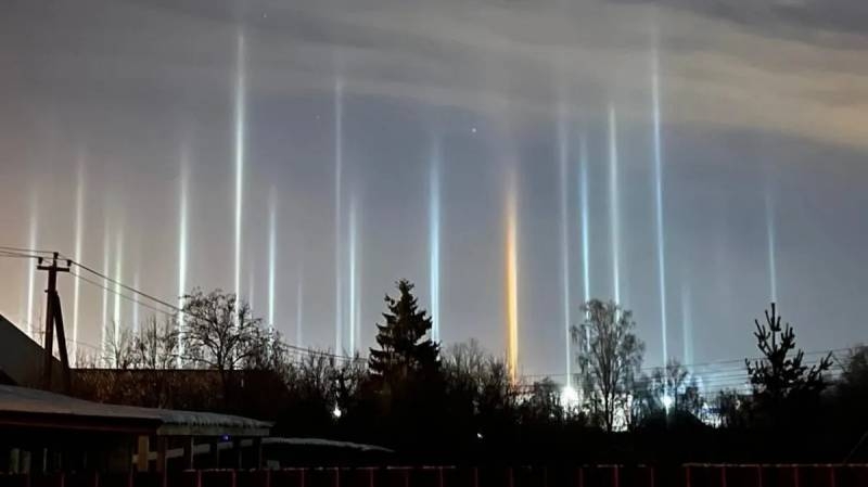<br />
Специалисты разгадали загадку световых столбов над Белгородом                