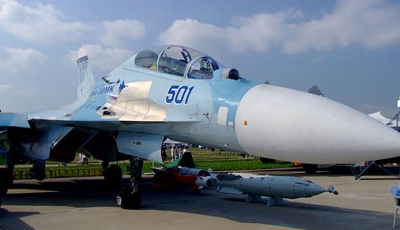<br />
Военный самолет ВКС РФ Су-30 упал на жилой дом в Иркутске 23 октября 2022 года                