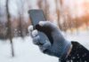 Эксперт рассказал, как не «убить» смартфон в холодное время года