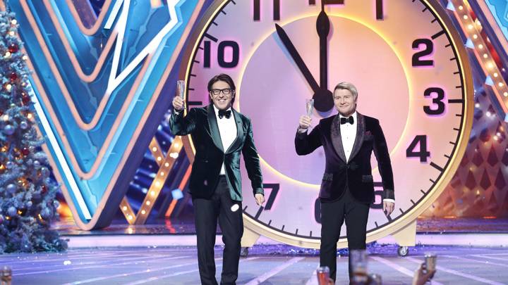 <br />
«Голубой огонек»: кто из звёзд поздравит россиян с Новым годом с телеэкранов                