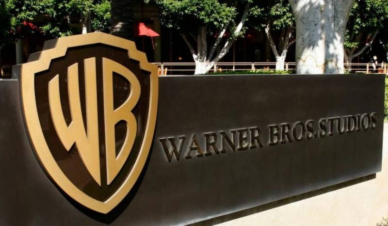 <br />
Компания Warner Bros. запретила показывать свои фильмы в России                