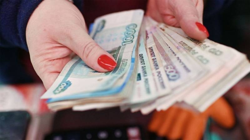 <br />
На сколько поднимут зарплату учителям России в 2023 году                