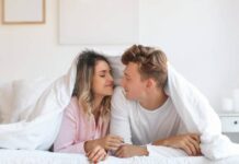 Семейные суеверия: почему нельзя спать с мужем под одним одеялом