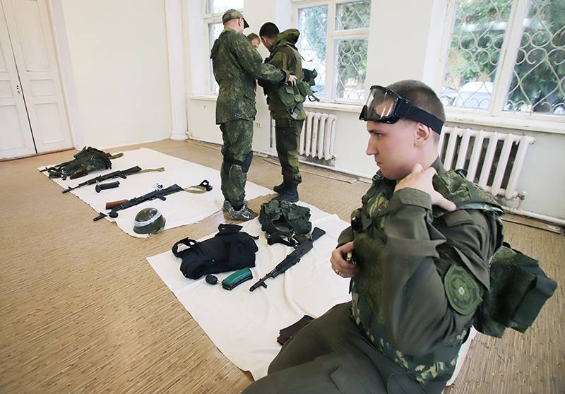 <br />
В школах России могут ввести военную подготовку: когда это произойдет                