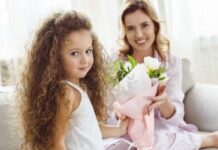 Варианты подарков любимой маме в День матери 27 ноября 2022 года