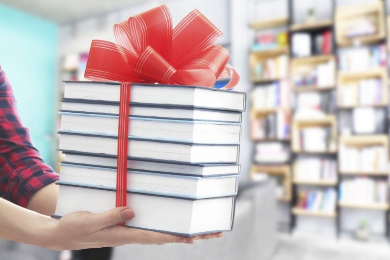 30 идей для покупок универсальных новогодних подарков