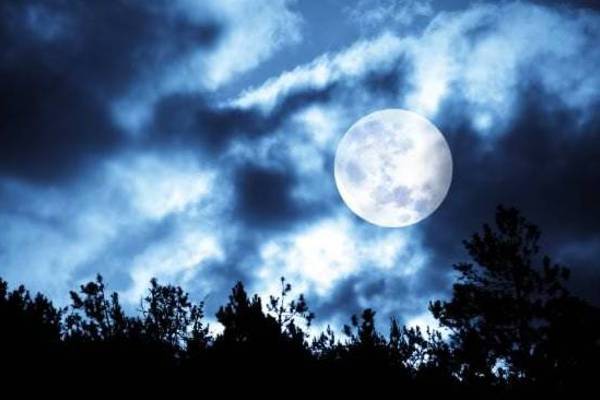 <br />
Час рокового полнолуния Холодной Луны в Близнецах 8 декабря 2022 года: главные задачи и запреты                