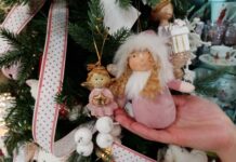 Лайфхак для родителей: как положить подарок под елку незаметно для детей