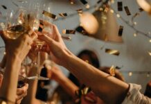 Россиянам напомнили о штрафах в новогоднюю ночь: за что их можно получить