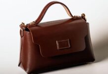 С чем носить коричневую сумку: стильные идеи