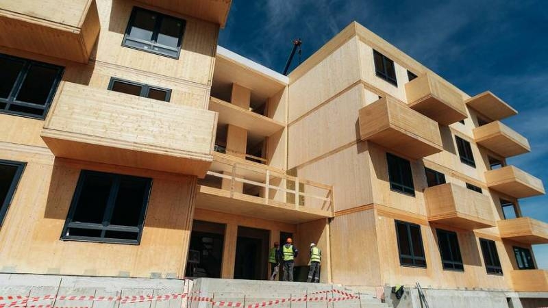 <br />
Как выглядят и по какой цене продаются квартиры в первых деревянных многоэтажках                